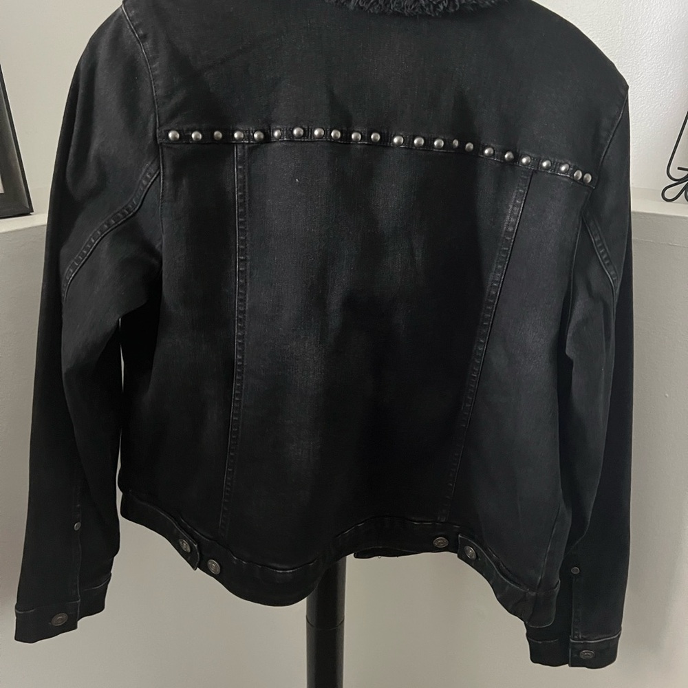 Harley-Davidson ADORABLE Black Jean Jacket with Sherpa Lining - make an offer! - Picture 2 of 3